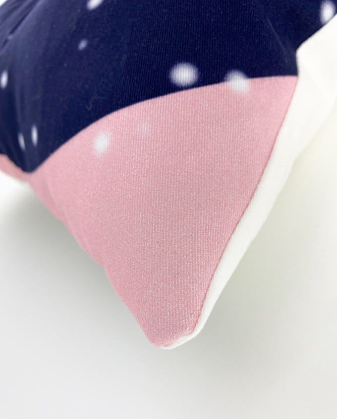 Pillow winter woman dettaglio 03 home art