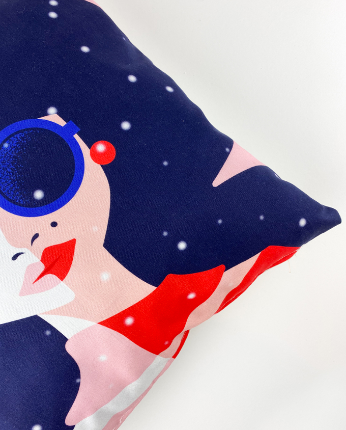 Pillow winter woman dettaglio room